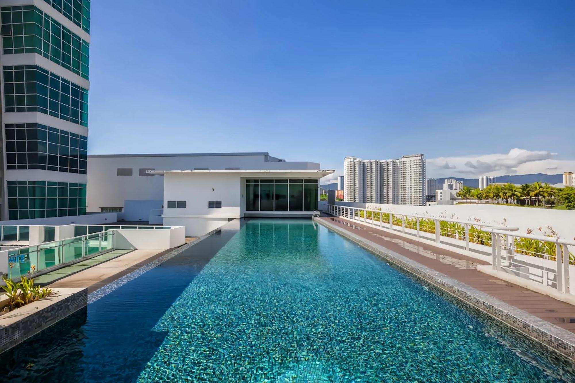 ג'ורג' טאון Maritime Seaview Suites Penang מראה חיצוני תמונה