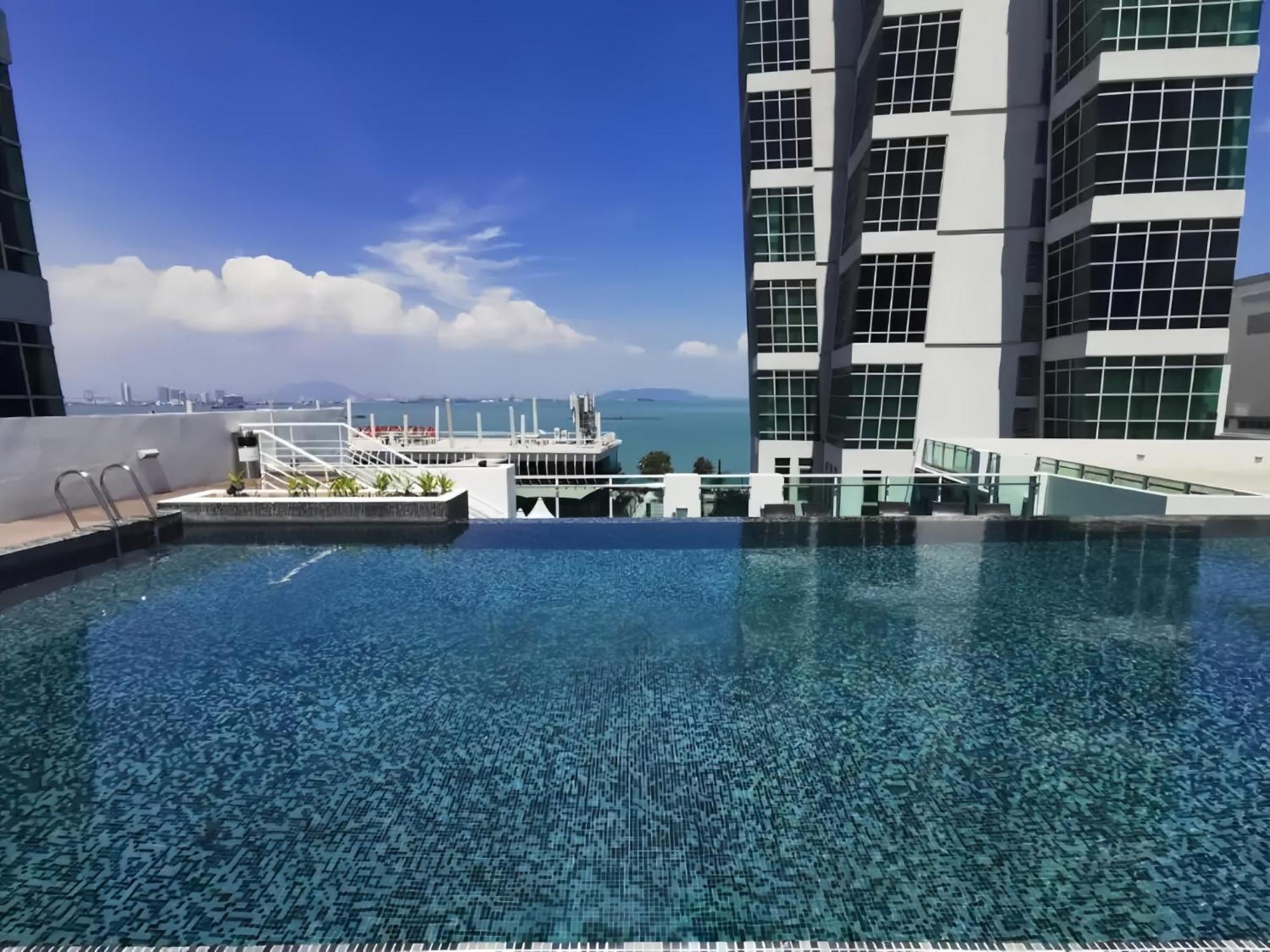 ג'ורג' טאון Maritime Seaview Suites Penang מראה חיצוני תמונה