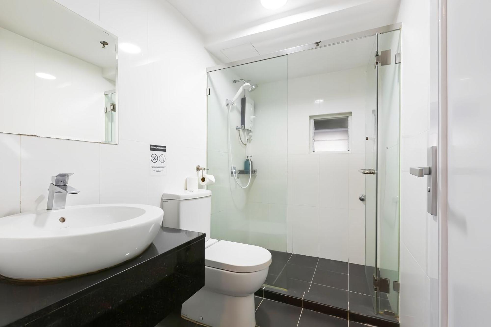 ג'ורג' טאון Maritime Seaview Suites Penang מראה חיצוני תמונה